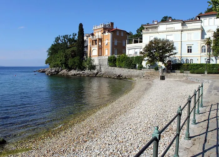 Daire Family-friendly With Swimming Pool - Volosko, - 15071 Opatija