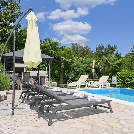 Family-friendly With Swimming Pool - Volosko, - 15071 * 奥帕提亚